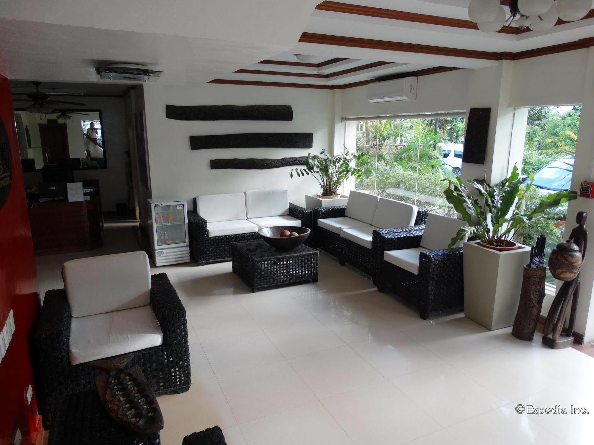 Ipil Suites Puerto Princesa Esterno foto