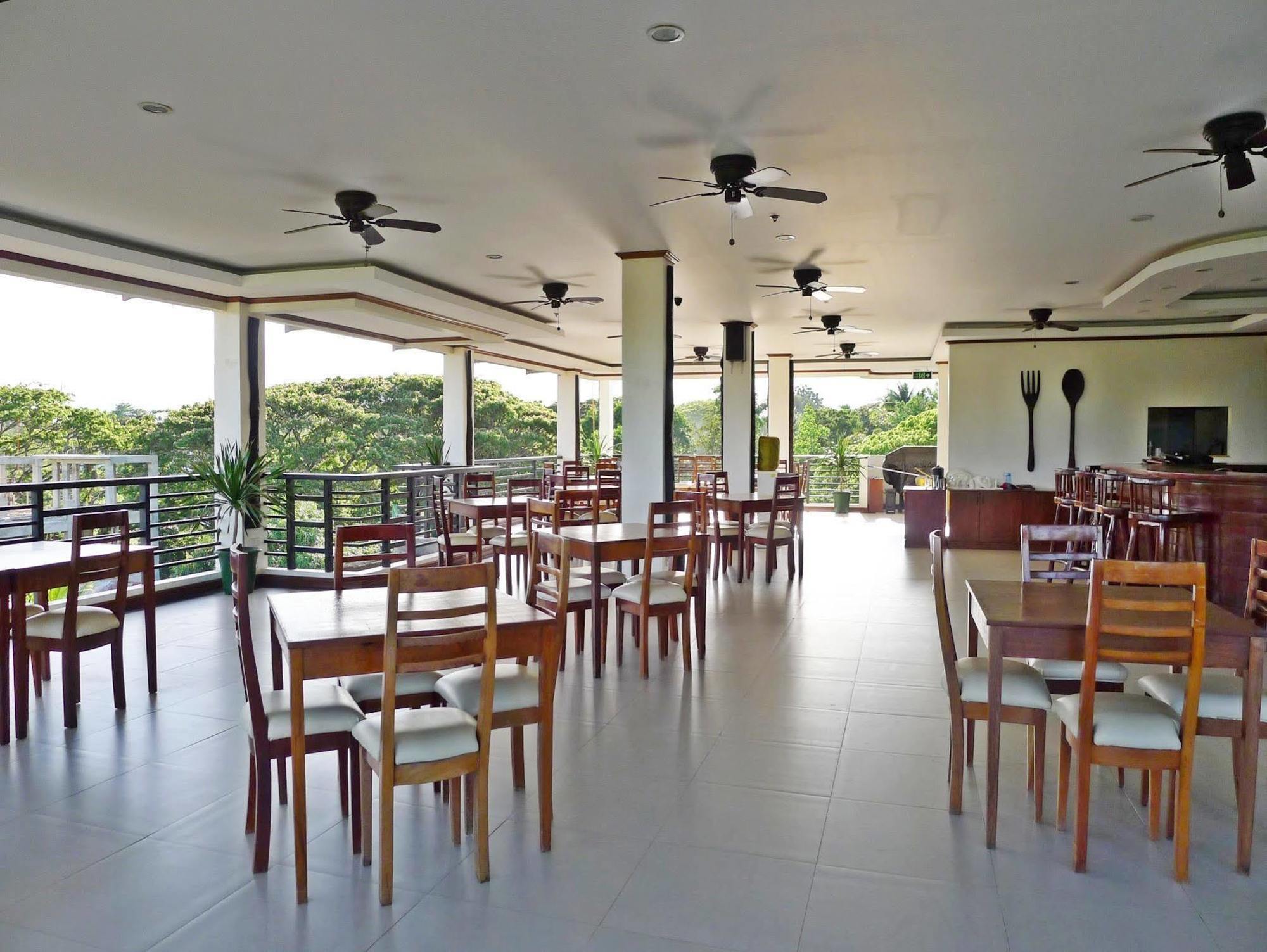Ipil Suites Puerto Princesa Esterno foto