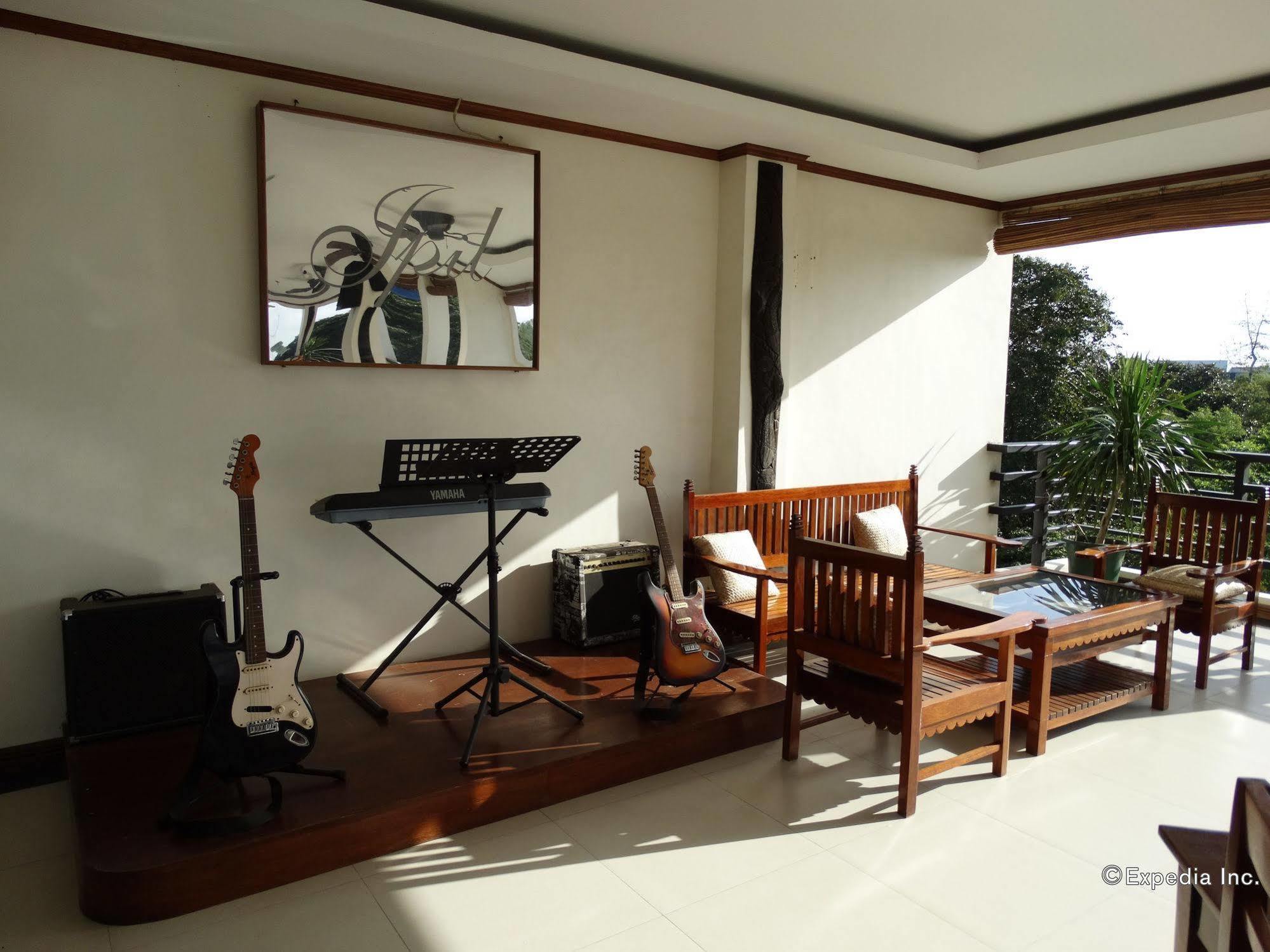 Ipil Suites Puerto Princesa Esterno foto