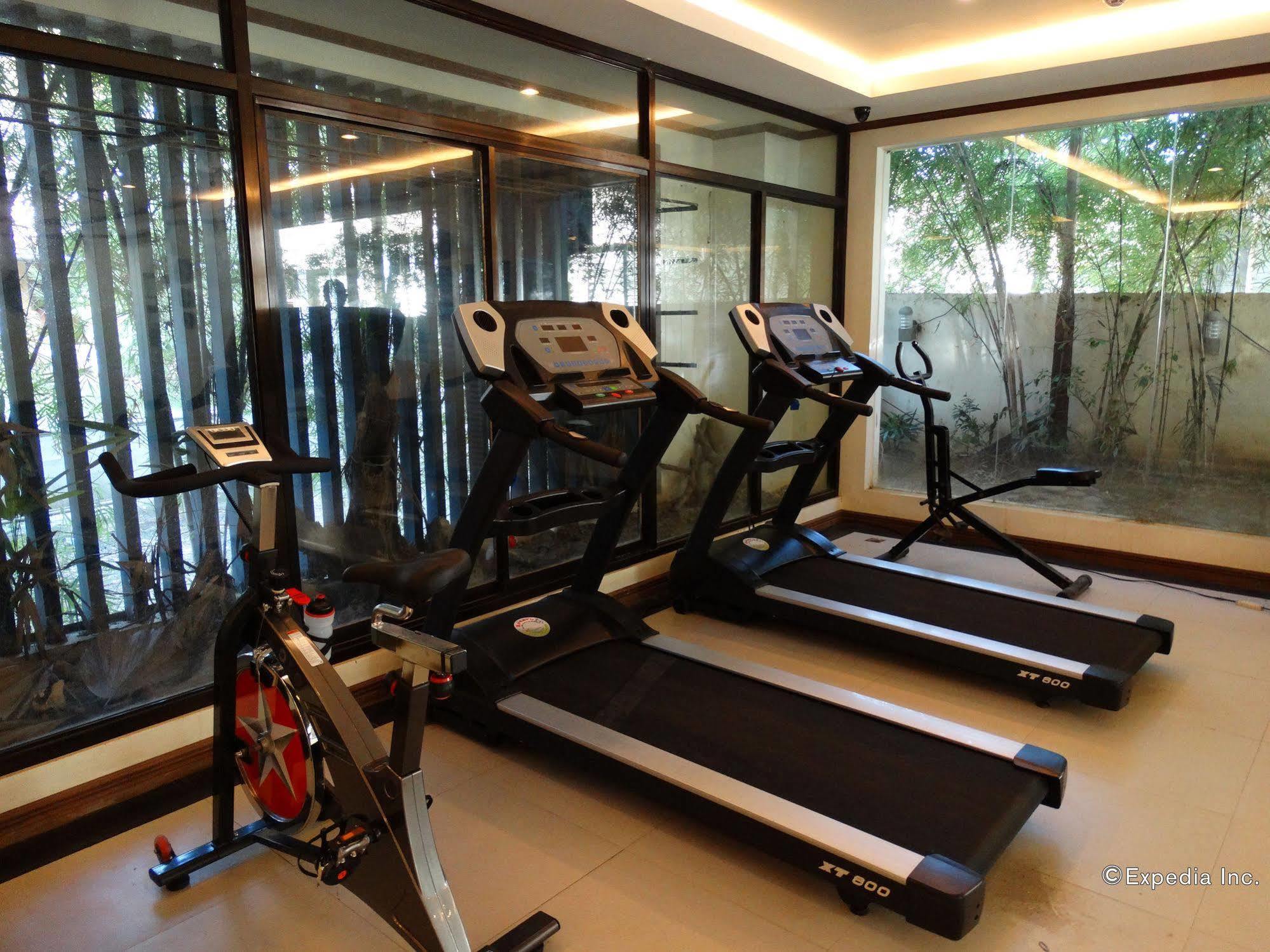 Ipil Suites Puerto Princesa Esterno foto
