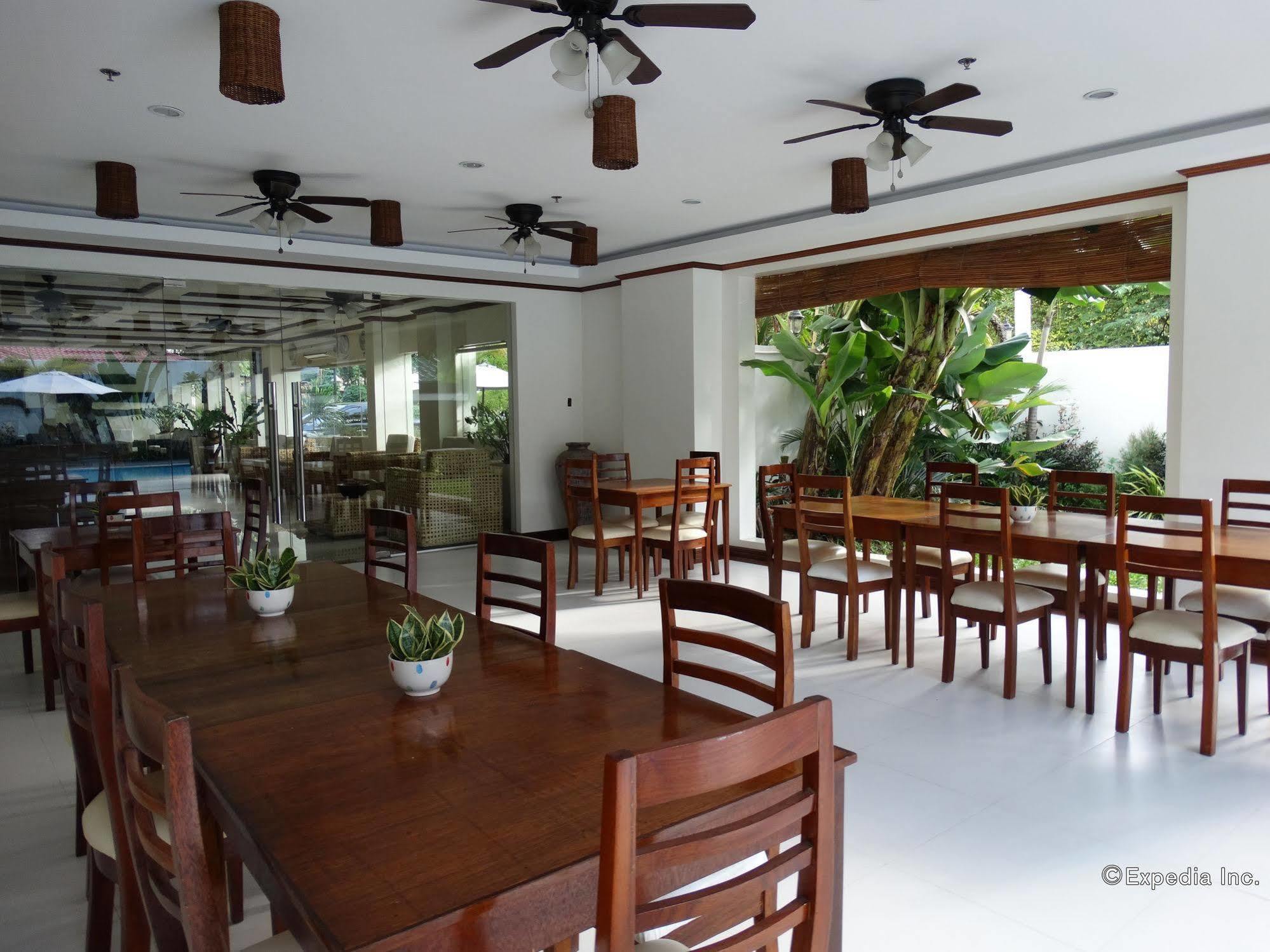 Ipil Suites Puerto Princesa Esterno foto