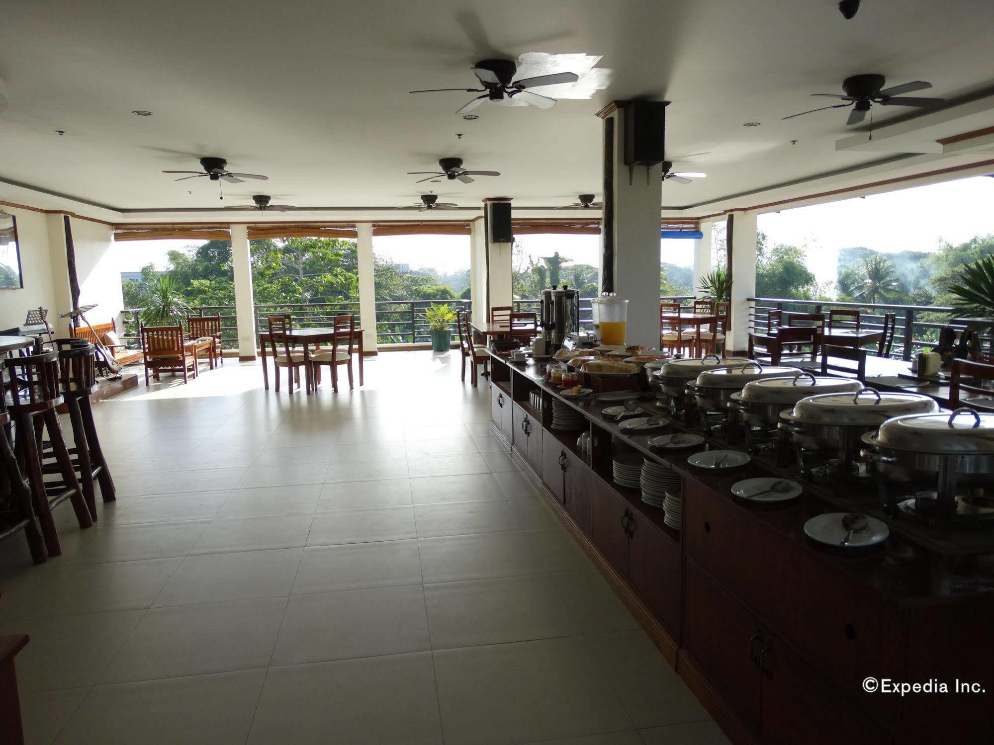 Ipil Suites Puerto Princesa Esterno foto