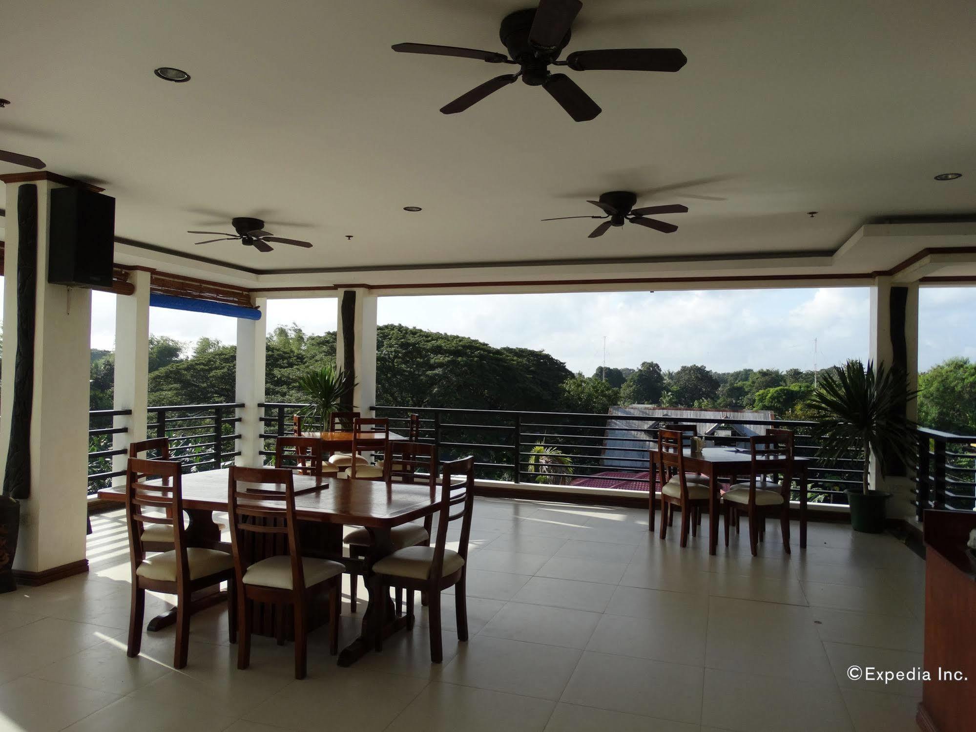 Ipil Suites Puerto Princesa Esterno foto