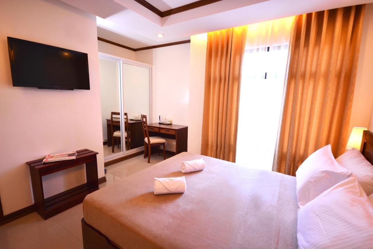 Ipil Suites Puerto Princesa Esterno foto