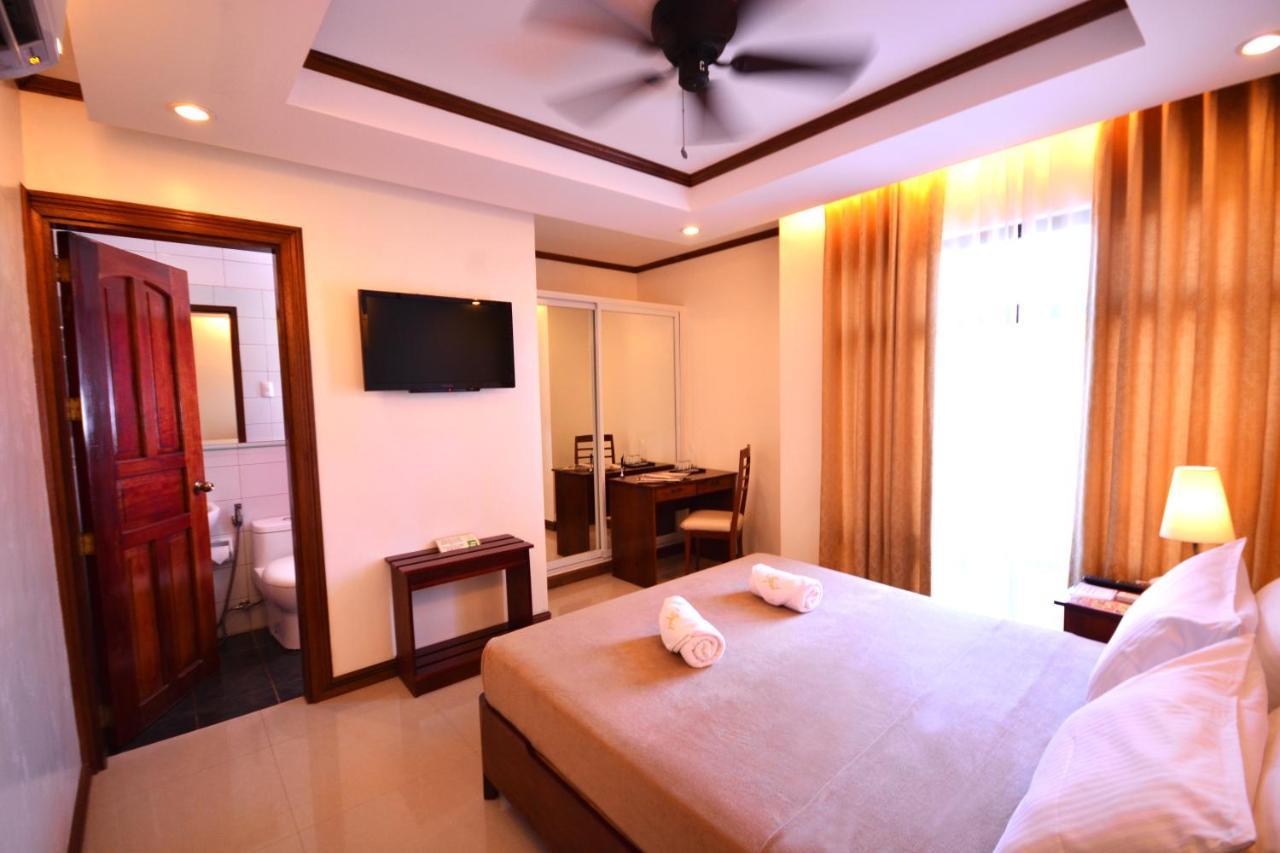 Ipil Suites Puerto Princesa Esterno foto