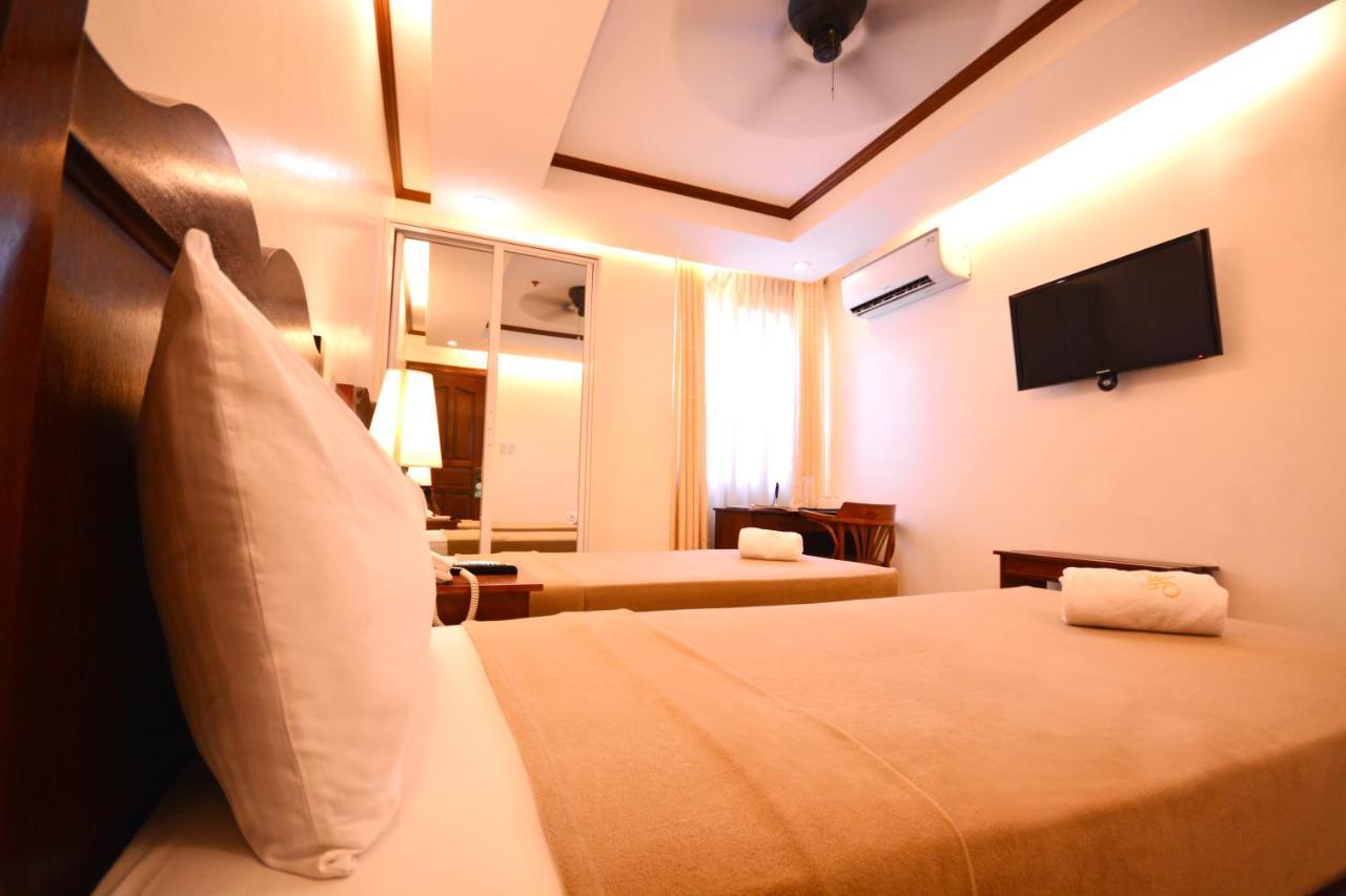 Ipil Suites Puerto Princesa Esterno foto
